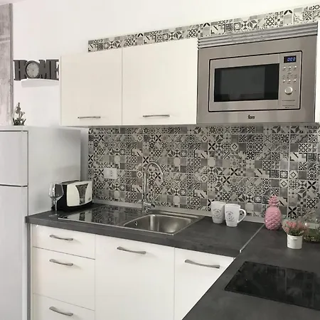 Lotus Apartment *